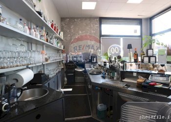 Cucina - Cafeteria - Cold Bar Via Nazionale
 
9, Cambiano - photo 11