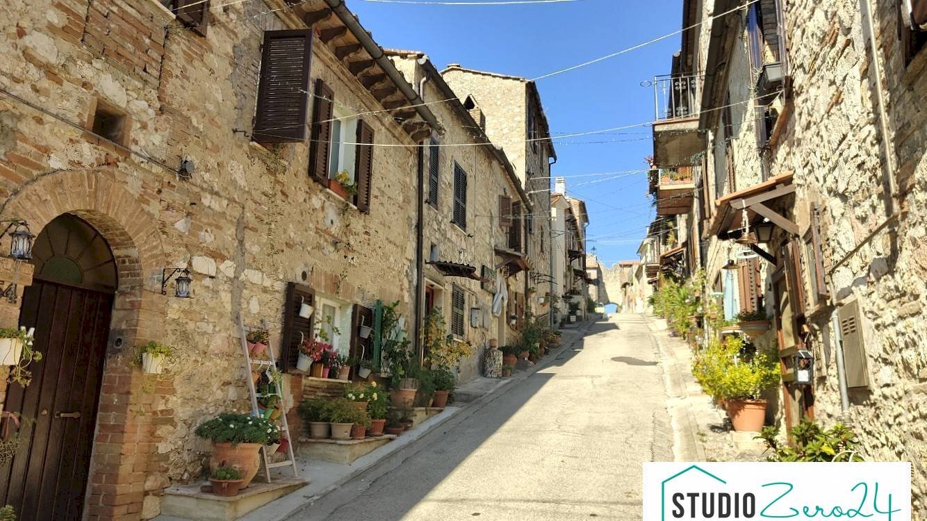 Foto 1 - Trilocale rimembranze
 
22, Amelia - foto 1