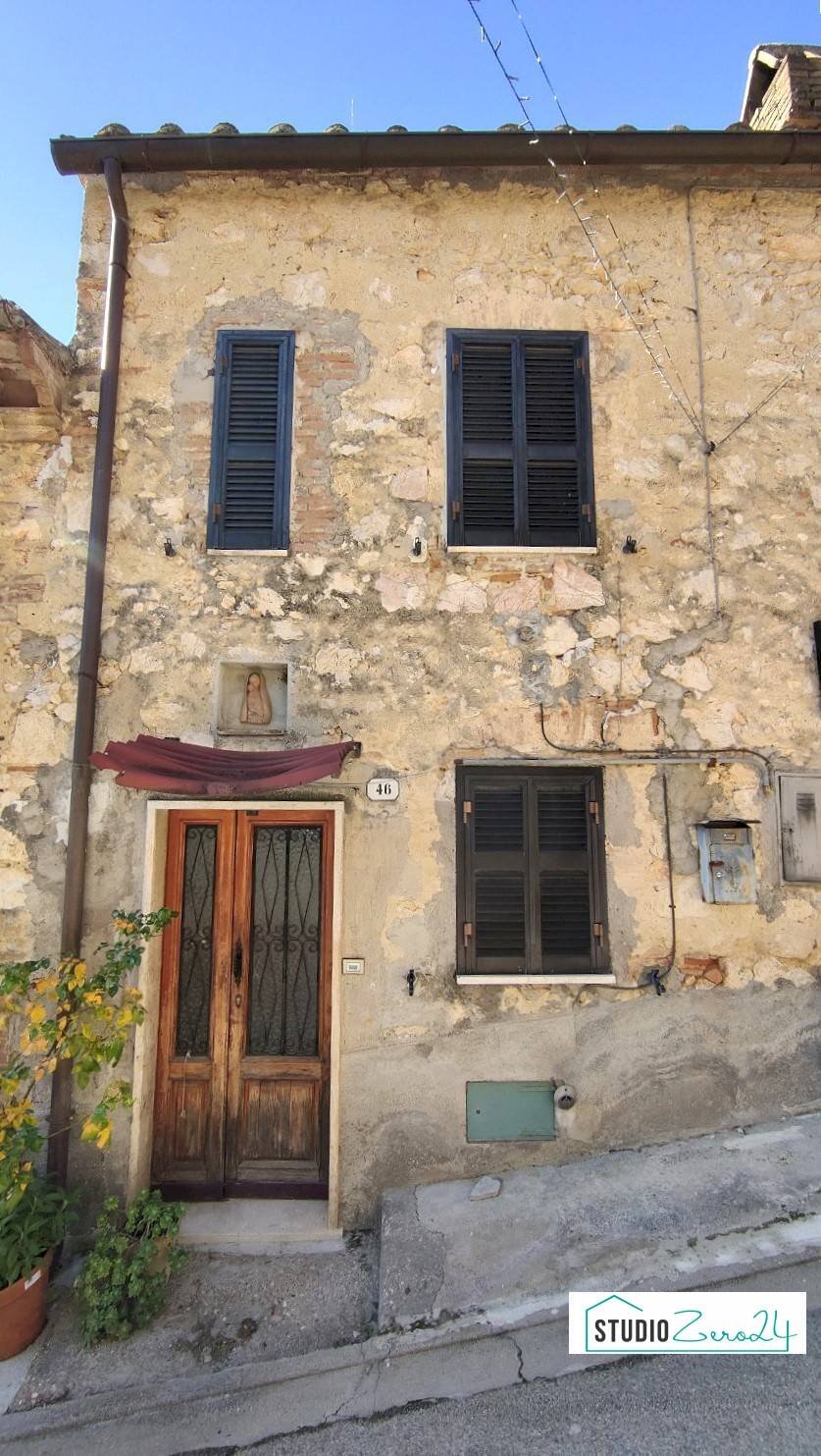 Foto 3 - Trilocale rimembranze
 
22, Amelia - foto 3