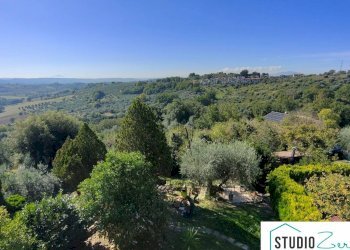 Foto 4 - Trilocale rimembranze
 
22, Amelia - foto 4