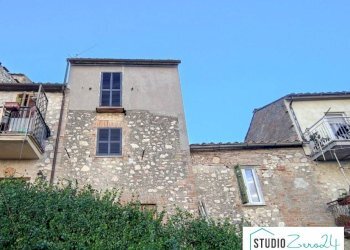 Foto 5 - Trilocale rimembranze
 
22, Amelia - foto 5