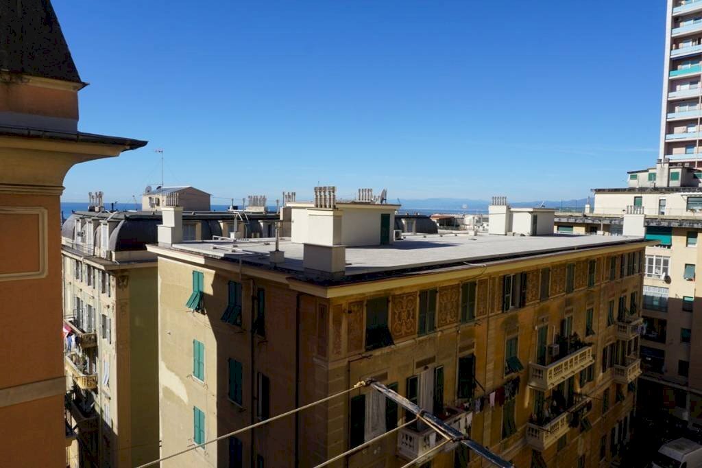 Vista - Trilocale via Giovanni Pascoli, 5, Genova (zona Sampierdarena) - foto 1