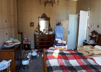 Camera da letto - Trilocale via Giovanni Pascoli, 5, Genova (zona Sampierdarena) - foto 7