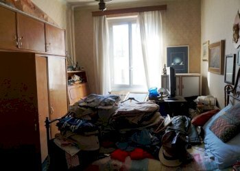 Camera da letto - Trilocale via Giovanni Pascoli, 5, Genova (zona Sampierdarena) - foto 9