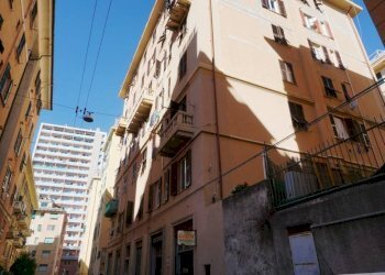 Facciata - Trilocale via Giovanni Pascoli, 5, Genova (zona Sampierdarena) - foto 17