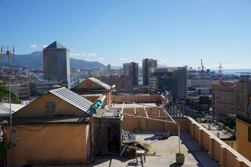 Vista - Trilocale via Giovanni Pascoli, 5, Genova (zona Sampierdarena) - foto 1