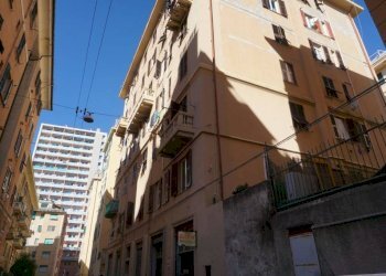 Facciata - Trilocale via Giovanni Pascoli, 5, Genova (zona Sampierdarena) - foto 25