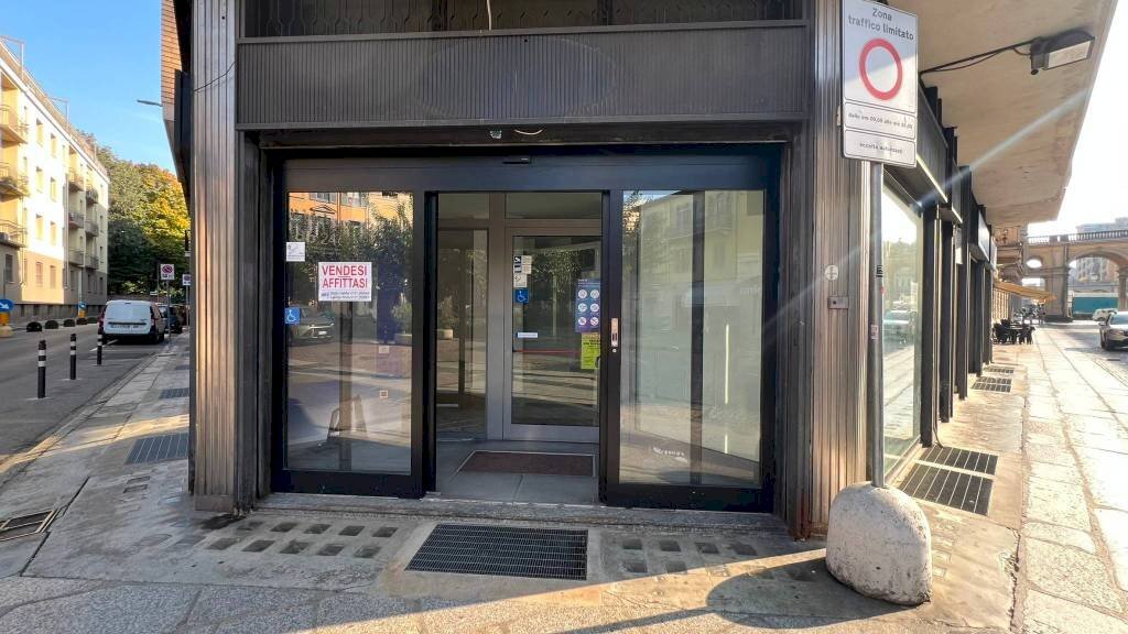 Ingresso - Negozio via Giorgio Merula, Alessandria - foto 2