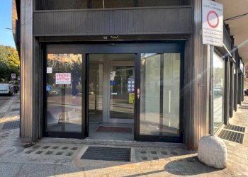 Ingresso - Negozio via Giorgio Merula, Alessandria - foto 2