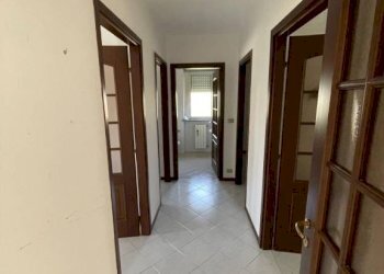 Corridoio - Appartamento via Trinità da Lungi, 27, Castellazzo Bormida - foto 2