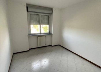 Camera da letto - Appartamento via Trinità da Lungi, 27, Castellazzo Bormida - foto 8