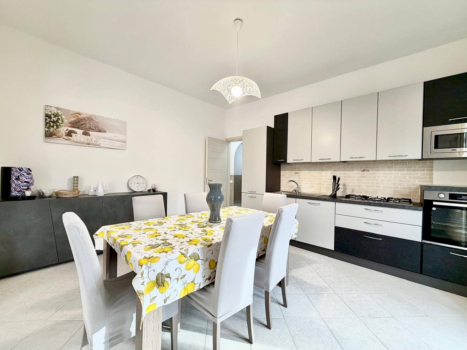 Foto 1 - Quadrilocale Via Portella Della Ginestra
 
20, 20, Balestrate - foto 1