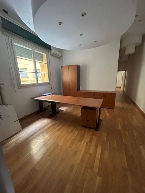 Ufficio - Ufficio via Luigi Zamboni, 9, Bologna (zona Centro Storico) - foto 1