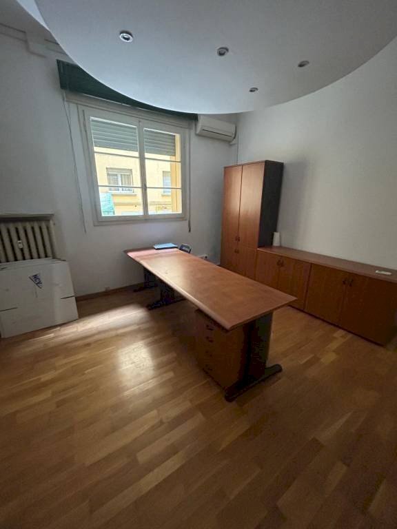 Ufficio - Ufficio via Luigi Zamboni, 9, Bologna (zona Centro Storico) - foto 2