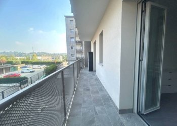 Terrazzo - Two-room apartment viale Valganna, 108, Varese - photo 1