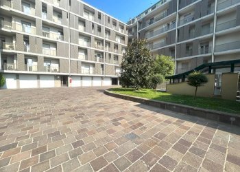 Facciata - Two-room apartment viale Valganna, 108, Varese - photo 4