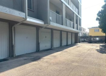 Box auto - Two-room apartment viale Valganna, 108, Varese - photo 5