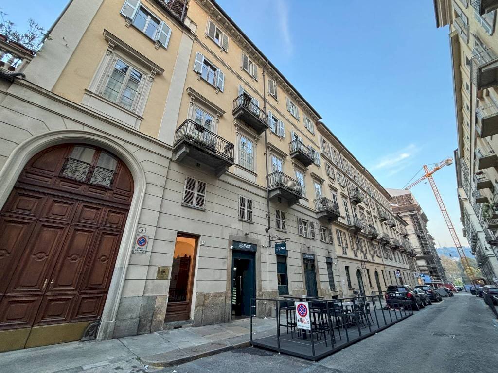 Facciata - Negozio via Matteo Pescatore, 9, Torino (zona Centro) - foto 3