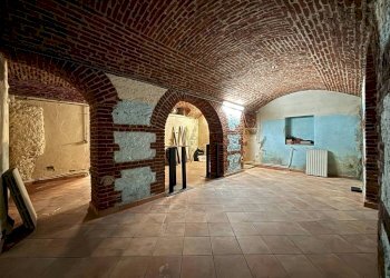 Cantina - Shop via Matteo Pescatore, 9, Torino (neighborhood Centro) - photo 25