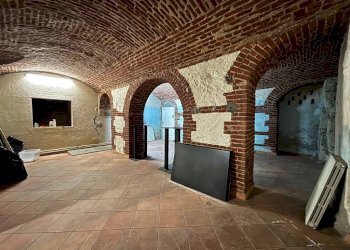 Cantina - Shop via Matteo Pescatore, 9, Torino (neighborhood Centro) - photo 26