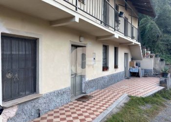 Facciata - Casa indipendente strada Nosa, 39, Castagneto Po - foto 3