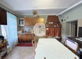 Cucina - Casa indipendente strada Nosa, 39, Castagneto Po - foto 9