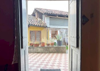 Ingresso - Casa indipendente strada Nosa, 39, Castagneto Po - foto 11