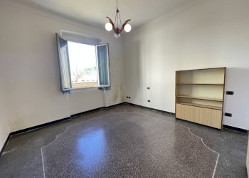 camera 3  vendita via montaldo marassi genova.JPG - Appartamento Via Leonardo Montaldo 33, Genova - foto 10