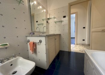 bagno 1  vendita via montaldo marassi genova (2).J - Appartamento Via Leonardo Montaldo 33, Genova - foto 21