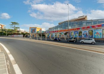 Il Regno del Giocattolo (1).jpg - Commercial Premises Via Passo Gravina 150, Catania - photo 3