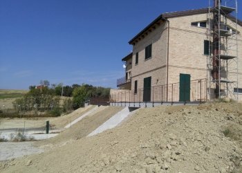 IMG_20190918_112653.jpg - Porzione di casa Via Barcaglione, Ancona - foto 1