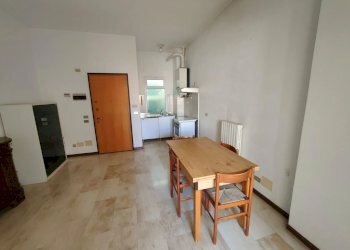 Soggiorno con cottura - Trilocale Via Vittorio Veneto, Chiavari - foto 4