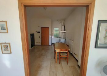 Soggiorno con cottura - Trilocale Via Vittorio Veneto, Chiavari - foto 9