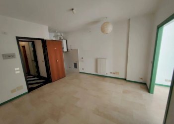 Soggiorno con cottura - Trilocale Via Vittorio Veneto, Chiavari - foto 1