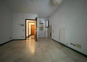 Soggiorno con cottura - Trilocale Via Vittorio Veneto, Chiavari - foto 5