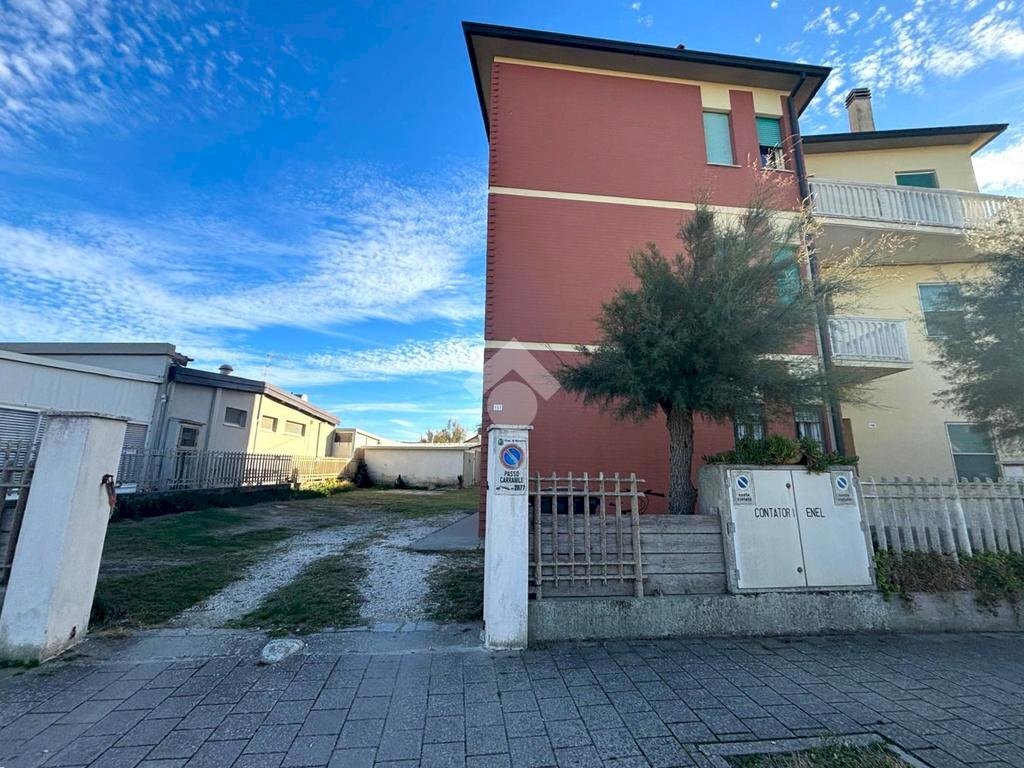 Four-room apartment Via Casalborsetti, Ravenna (neighborhood Casal Borsetti) - photo 1