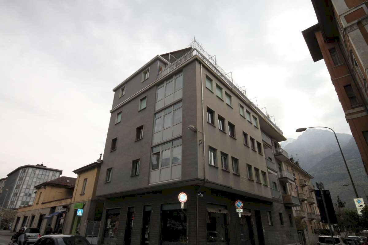 Two-room apartment via Fruttaz, Aosta - photo 1