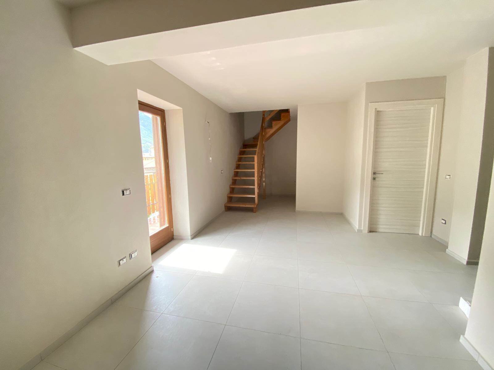 Two-room apartment Via Circonvallazione 11, Verrès - photo 1