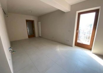 Two-room apartment Via Circonvallazione 11, Verrès - photo 2