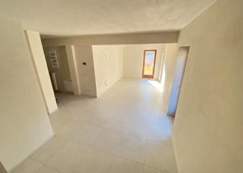 Two-room apartment Via Circonvallazione 11, Verrès - photo 1