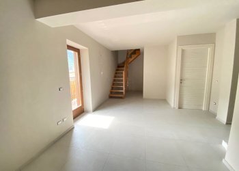 Two-room apartment Via Circonvallazione 11, Verrès - photo 1