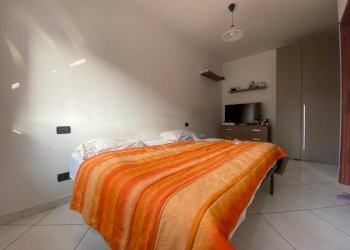 Camera da letto - Bilocale via Salvo D'Acquisto, Vinovo - foto 16