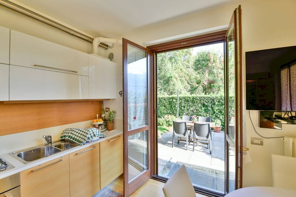 Cucina - Bilocale via Scuri, 22, Asso - foto 2