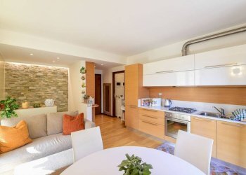 Cucina - Bilocale via Scuri, 22, Asso - foto 1