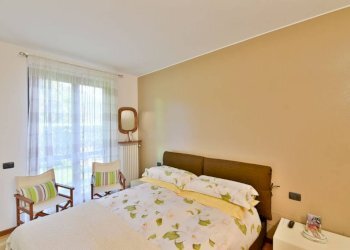 Camera da letto - Bilocale via Scuri, 22, Asso - foto 13