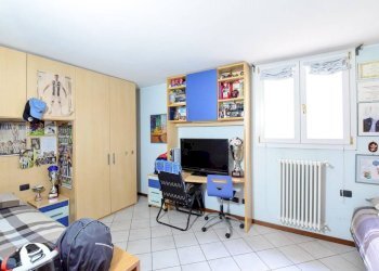 Camera da letto - Bilocale via Scuri, 22, Asso - foto 22