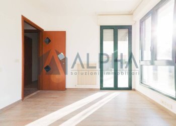 Camera da letto - Trilocale viale San Salvador, Rimini - foto 9