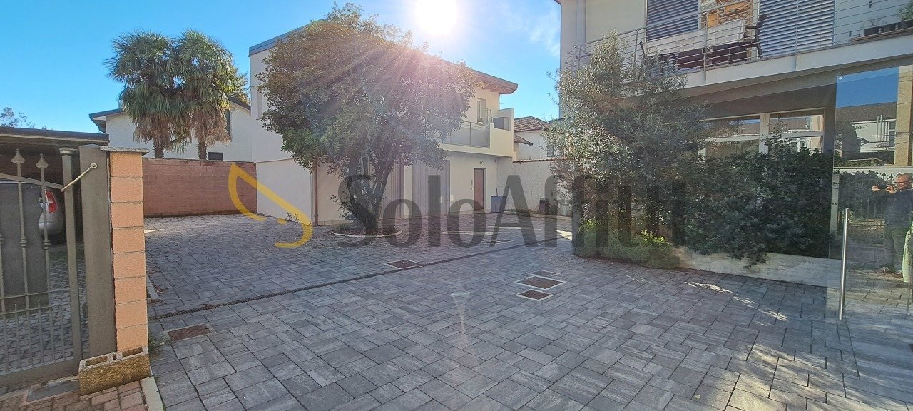 20231027_151520.jpg - Trilocale Via San Francesco D'Assisi 13, Ceriano Laghetto - foto 3