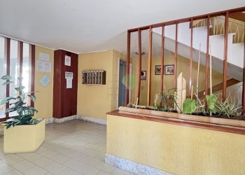 Ingresso del palazzo - Quadrilocale Via Forte dei Cavalleggeri 55, Livorno - foto 3