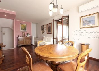 soggiorno primo piano - Villa a Schiera Via Cesare Battisti, Nerviano - foto 17